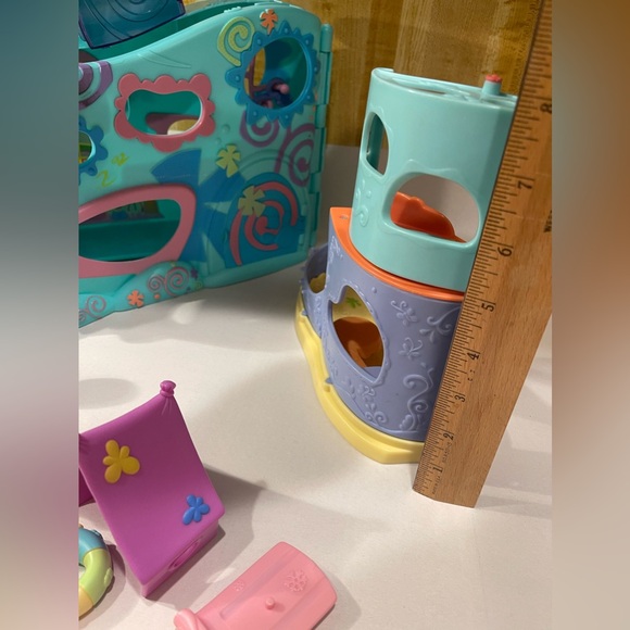 Littlest Pet Shop Biggest Littlest Pet Shop Playset House - Picture 12 of 12
